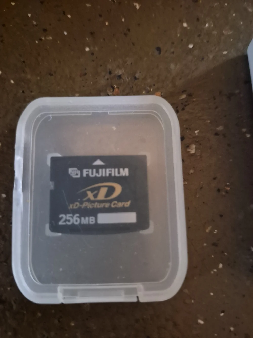 Fujifilm E550 Silver Compact Digital Camera with Charger and 256MB Card